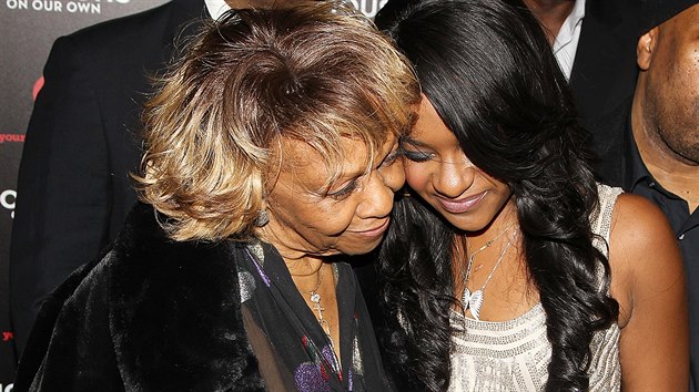 Bobbi Kristina Brownov a jej babika Cissy Houston (New York, 22. jna 2012)