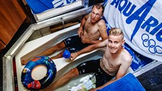 BOJ PROTI VEDRU. Matteo Trentin (vlevo) a Julien Vermote ze stáje Etixx – Quick... BOJ PROTI VEDRU. Matteo Trentin (vlevo) a Julien Vermote ze stáje Etixx – Quick...