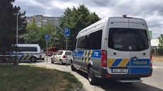 Kriminalisté v Kukelské ulici v praském Hloubtín eí podezelé úmrtí eny,...