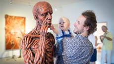 Dříve tu byli vojáci, nyní obývají Mariánská kasárna umělecká díla. Dříve tu byli vojáci, nyní obývají Mariánská kasárna umělecká díla.