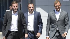 Nejvyšší vedení fotbalové Sparty: majitel klubu Daniel Křetínský (vpravo), nový... Nejvyšší vedení fotbalové Sparty: majitel klubu Daniel Křetínský (vpravo), nový...