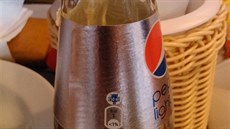 Lahev Pepsi Coly s podivnou chutí a neúplnou etiketou, kde chybly údaje o...