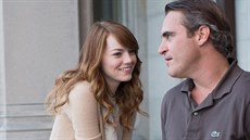 Emma Stone a Joaquin Phoenix ve filmu Woodyho Allena Iracionální muž Emma Stone a Joaquin Phoenix ve filmu Woodyho Allena Iracionální muž