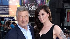 Alec Baldwin a jeho dcera Ireland Baldwinová (New York, 27. ervence 2015)