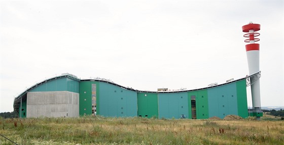 Spalovna odpadu u Chotíkova u je postavená.