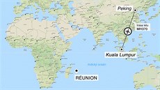 Nalezený úlomek letadla u ostrova Réunion a plánovaná trasa letu MH370.