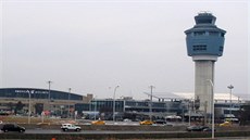 Newyorské letiště LaGuardia čeká rekonstrukce. Newyorské letiště LaGuardia čeká rekonstrukce.