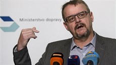 Ministr dopravy Dan Ťok kritizoval premiéra Bohuslava Sobotku kvůli jeho... Ministr dopravy Dan Ťok kritizoval premiéra Bohuslava Sobotku kvůli jeho...