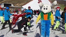 Maskot a  sjezdovka pro zimní olympijské hry v roce 2022? Peking dlá maximum,...