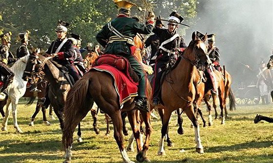 Zlatým hebem programu Napoleonských her je odpolední bitva v zámeckém parku.