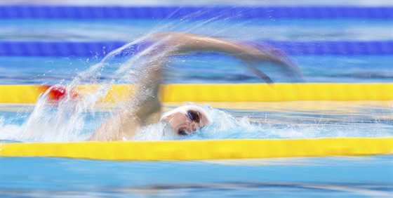 Maarka Katinka Hosszúová si plave pro zlato na polohovém závodu na 400 metr...