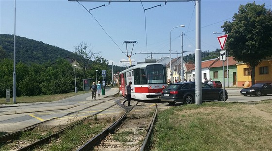 V brnnské mstské ásti Komín vykolejila tramvaj.