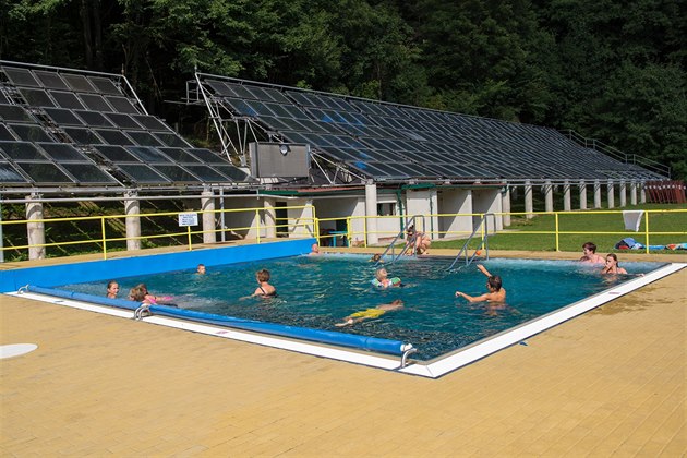Bazén na Rusav je napojený na systém solárních kolektor.