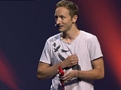 Vývojář Martin Sahlin na tiskové konferenci EA v rámci akce Gamescom 2015 Vývojář Martin Sahlin na tiskové konferenci EA v rámci akce Gamescom 2015