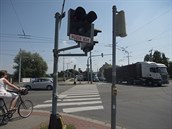 Křižovatkou v Otrokovicích-Kvítkovicích denně projedou desítky tisíc aut. Křižovatkou v Otrokovicích-Kvítkovicích denně projedou desítky tisíc aut.