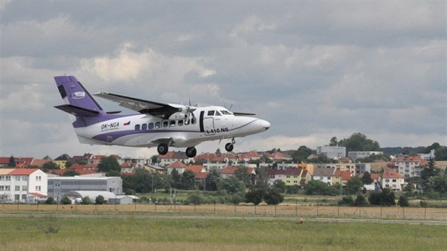 Nov letoun L 410 NG se poprv vznesl do oblak na letiti v Kunovicch.