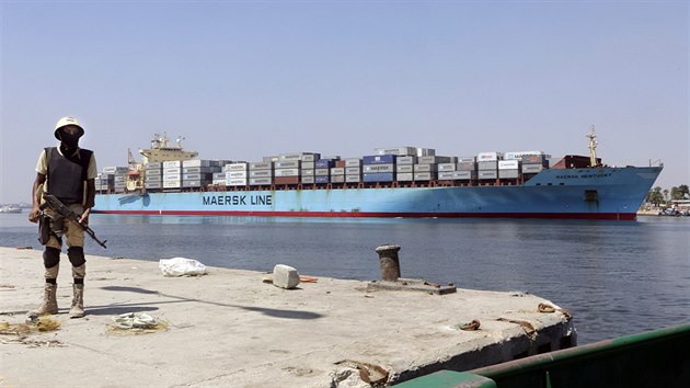 Egyptsk vojk a americk kontejnerov lo v pstavu Ismlja.
