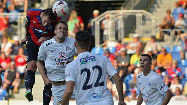 HLAVIKOV SOUBOJ. Momentka ze zpasu Plze vs. Slovcko (bl)