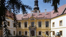 Děčínský zámek prochází rekonstrukcí, do konce srpna bude hotovo. Děčínský zámek prochází rekonstrukcí, do konce srpna bude hotovo.