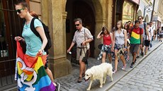 Do prvního roníku pochodu Rainbow Pride Olomouc se zapojilo zhruba osm desítek...