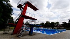 Po rekonstrukci nabízí areál kralupského koupaliště spoustu vyžití. Kvůli v... Po rekonstrukci nabízí areál kralupského koupaliště spoustu vyžití. Kvůli v...
