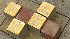 Nmecký umlec Gunter Demnig a jeho kameny zmizelých - Stolpersteine.