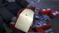 V Petrohrad objevili 20 tun nmeckého sýra na letiti Pulkovo. Musel být...