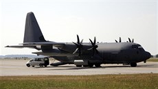 Americký letoun pro speciální operace MC-130J Commando II. odvozený od...