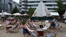 Berlín nabízí svým obyvatelm velmi píjemný ivot  v lét na mnoha místech...