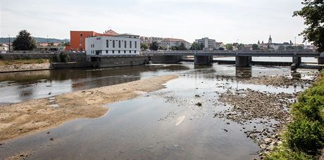 V Otav u Nového mostu v Písku je rekordn málo vody.