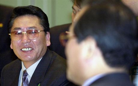 Popravený severokorejský vicepremiér cho Jong-gon se v roce 2004 úastnil...