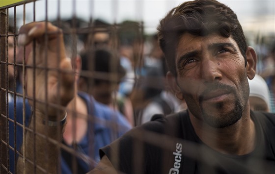 Uprchlíci pedevím ze Sýrie pijídjí nejfrekventovanjí cestou z Turecka na...