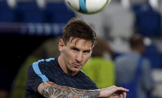 PED SUPERPOHÁREM. Lionel Messi na tréninku Barcelony v Tbilisi.