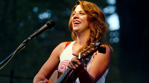 Aneta Langerová pi koncertu na úvod Prague Pride (10. 8. 2015)