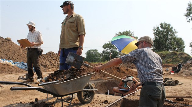 Archeologov u Ploti nad Labem narazili na pozstatky hut z doby msk. V echch je to uniktn objev.