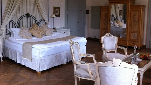 Apartm Legenda v butikovm ptihvzdikovm hotelu Chateau Mcely je nejkrsnj v celm hotelu.