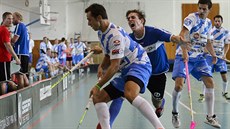 Mladá Boleslav - Växjö. Zleva Petr Salát z Boleslavi, Johan Roos z Växjö. Mladá Boleslav - Växjö. Zleva Petr Salát z Boleslavi, Johan Roos z Växjö.