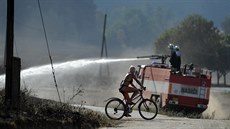 Při požáru poblíž Bavorova na Strakonicku shořelo převážně strniště na poli,... Při požáru poblíž Bavorova na Strakonicku shořelo převážně strniště na poli,...