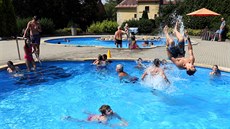 Venkovní koupaliště a opalovací louky u krytého bazénu v Aši. Venkovní koupaliště a opalovací louky u krytého bazénu v Aši.