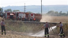 Hasiči zasahovali podél trati Staré Město - Moravský Písek, kde opakovaně... Hasiči zasahovali podél trati Staré Město - Moravský Písek, kde opakovaně...
