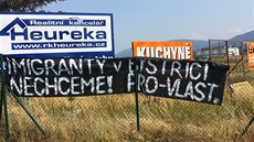 Pod transparenty, které se objevily v Bystřici pod Hostýnem, je podepsána... Pod transparenty, které se objevily v Bystřici pod Hostýnem, je podepsána...