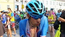 Leopold König v národním dresu za vítzným cílem královské etapy Czech Cycling...