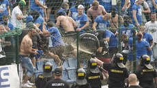 Branká Tomá Holý stojí ped kotlem ostravských ultras.