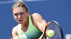 Simona Halepová bojuje ve finále turnaje v Torontu.