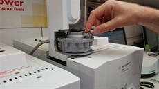 Mobilní laboratoř Shell pro analýzu paliva při závodech F1 Mobilní laboratoř Shell pro analýzu paliva při závodech F1