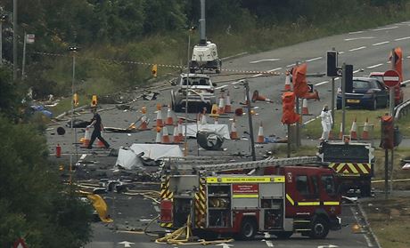 Záchranái na britské rychlostní silnici A27, kam se zítila historická...