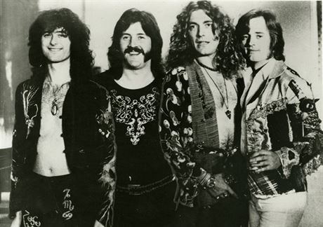 Led Zeppelin v roce 1975