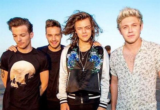 tyi lenové One Direction. Zleva: Louis Tomlinson, Liam Payne, Harry Styles a...