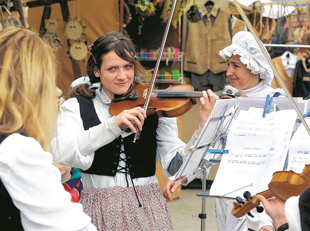 Turnovský park je kadoroním djitm Staroeských trh.