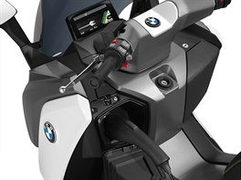 Otestovali jsme elektrick sktr BMW C-Evolution